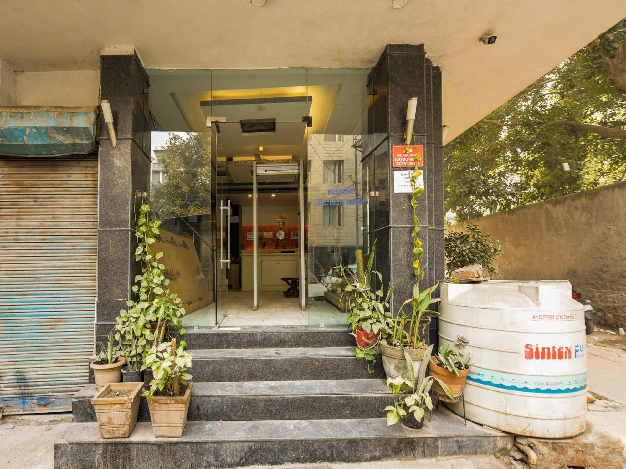 Oyo West India Hotel New Delhi